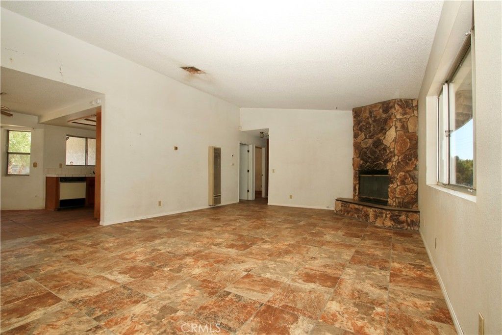 listing image 130721777117213238805
