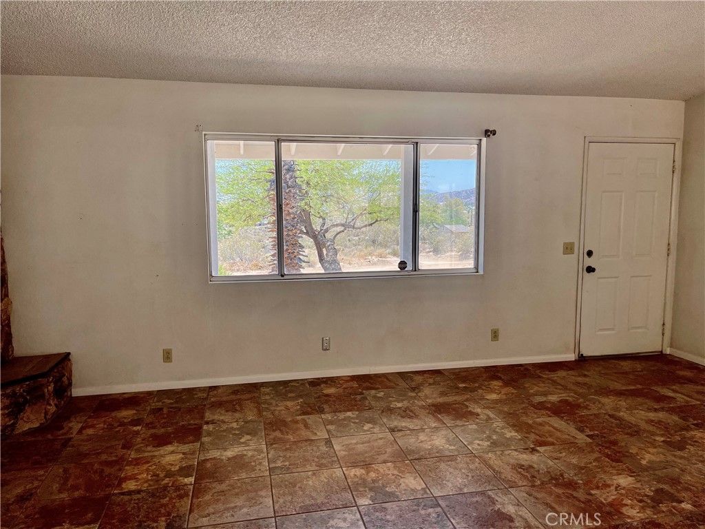 listing image 130720801176810368299