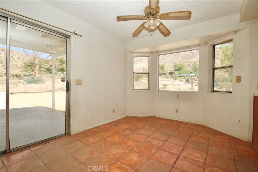 listing image 130723619884022242041