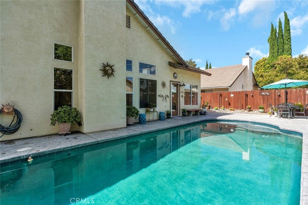 listing image 130723623476386709552