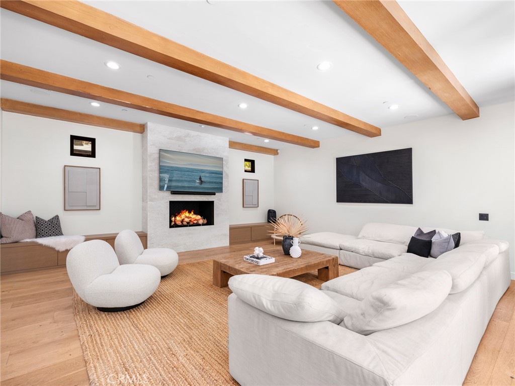 Newport Heights (NEWH) - Residential