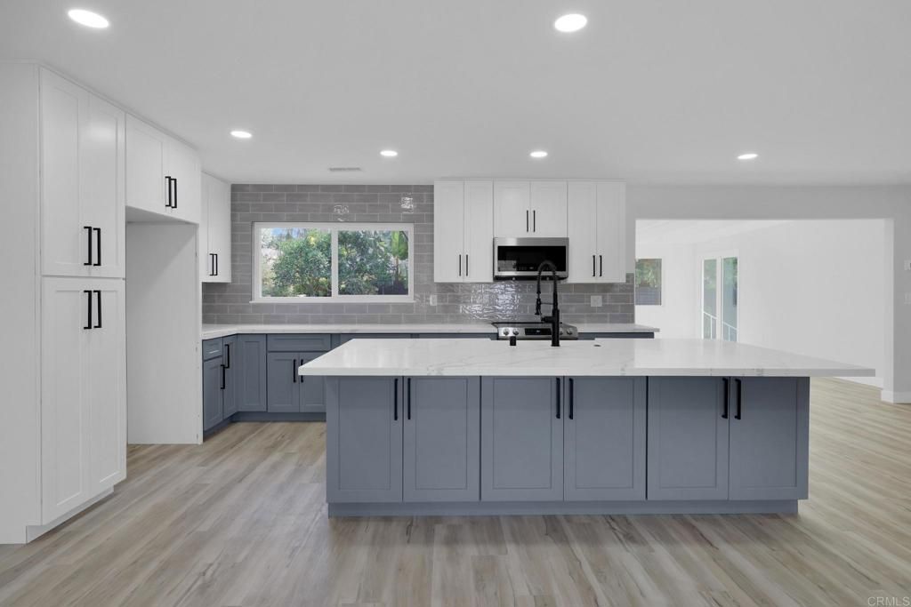 listing image 130724801454667055201