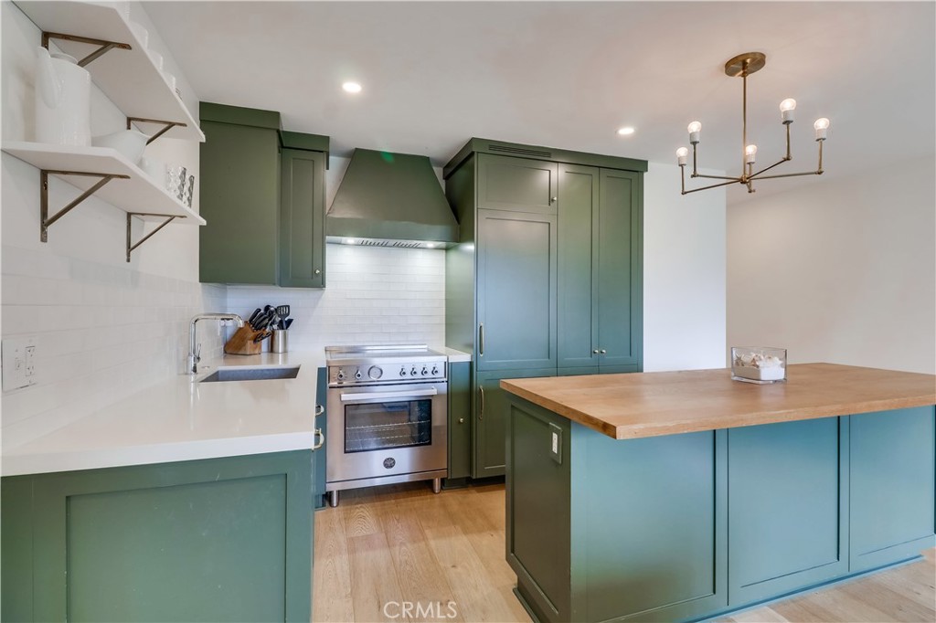 Versailles (VERS) - Residential Lease