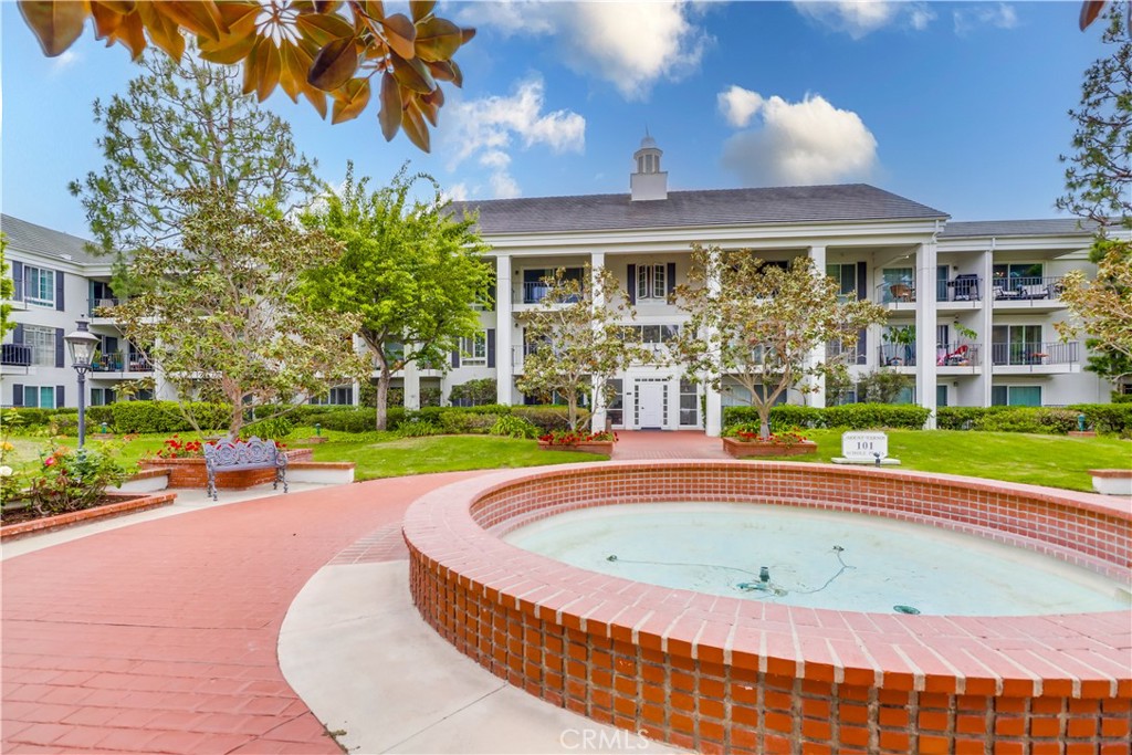 Versailles (VERS) - Residential Lease