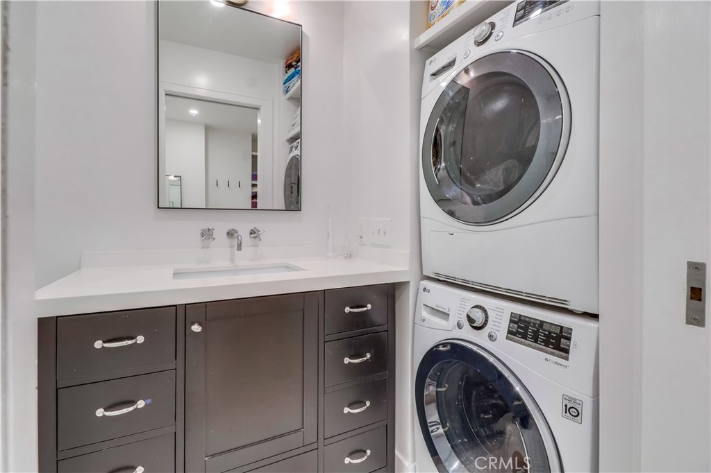 Versailles (VERS) - Residential Lease