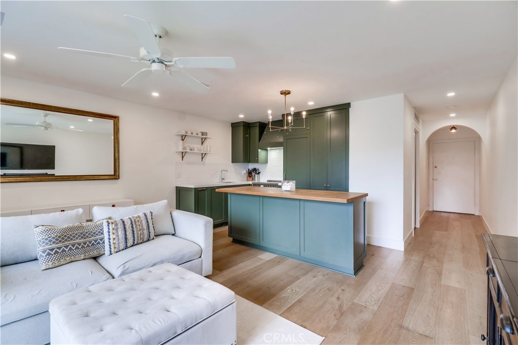 Versailles (VERS) - Residential Lease