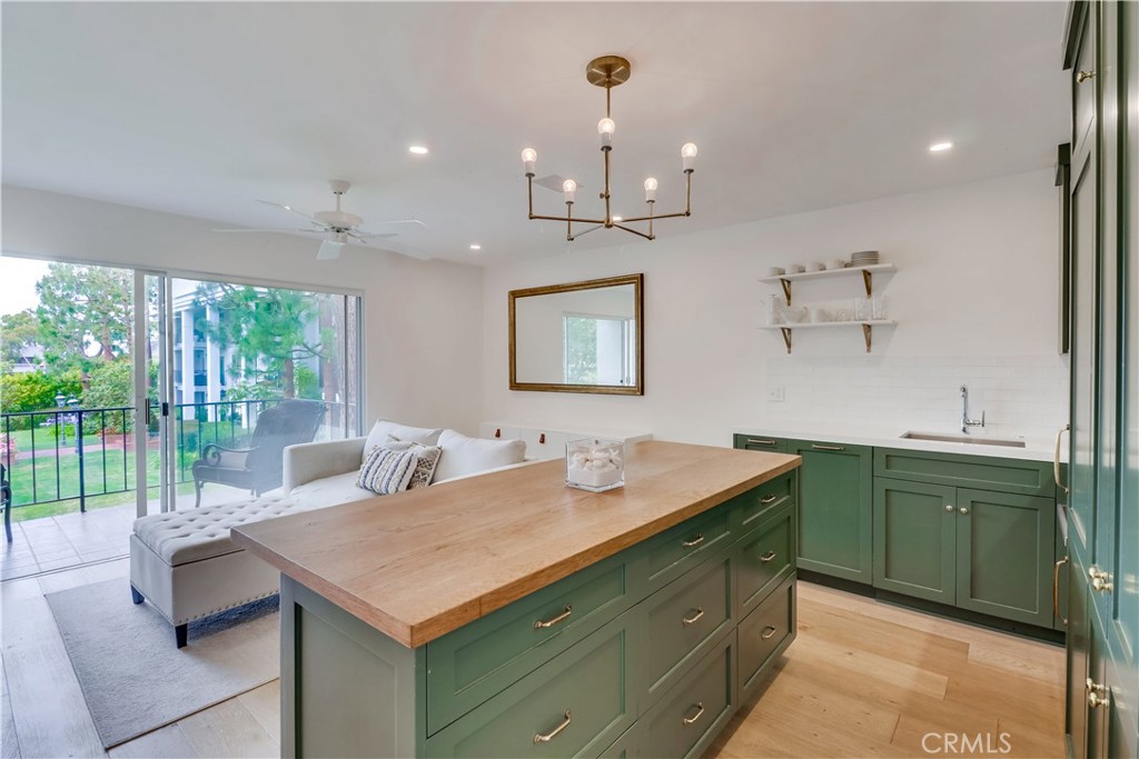 Versailles (VERS) - Residential Lease