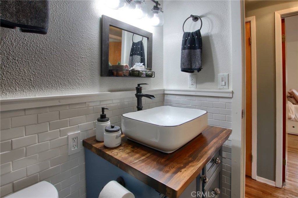 listing image 130728049837478432598