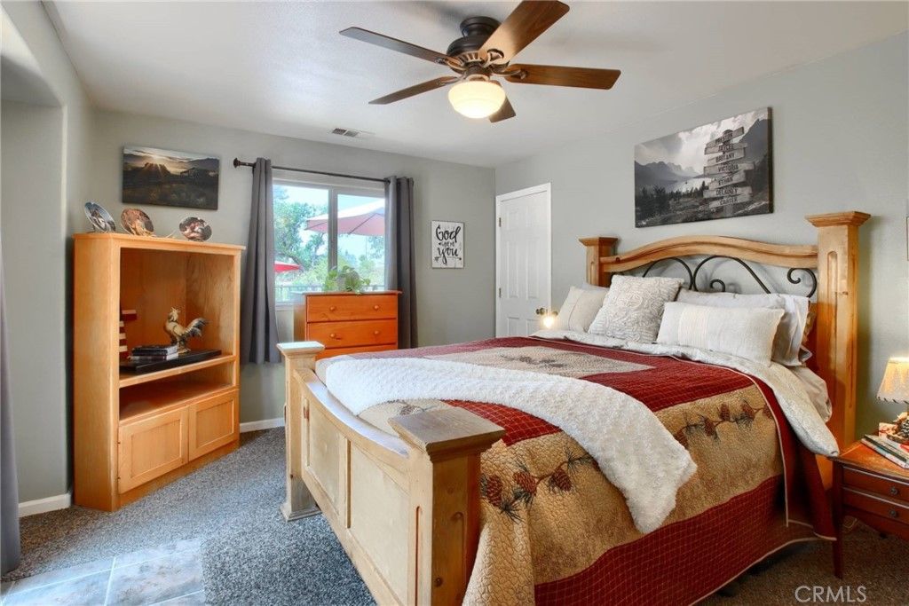 listing image 130726607452242935149
