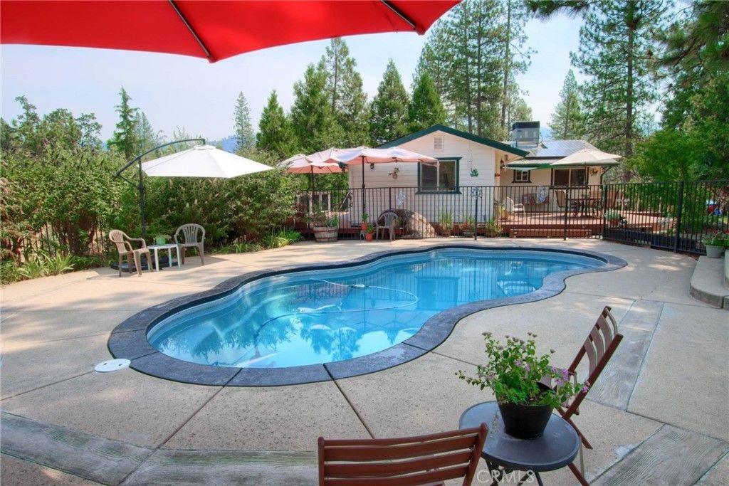 listing image 130729541124317696850