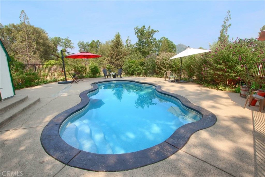 listing image 130725831877963141127