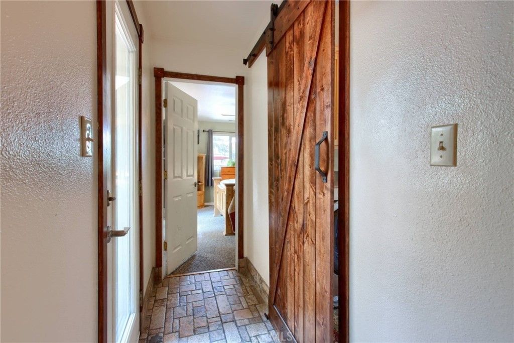 listing image 130725522374966751988