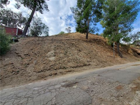 Photo of 7844 Rim Canyon Road, Sunland, CA 91040 (MLS # CV25018733) Photo of 7844 Rim Canyon Road, Sunland, CA 91040 (MLS # CV25018733)
