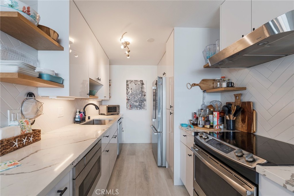 531 Esplanade 313