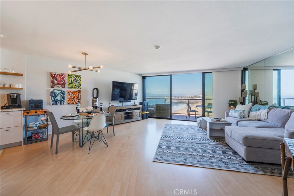531 Esplanade 313