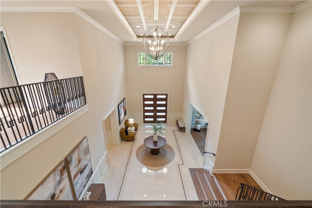 listing image 0