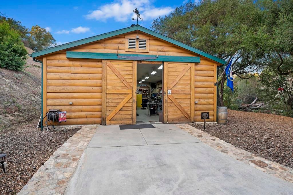 listing image 130722478934206865433