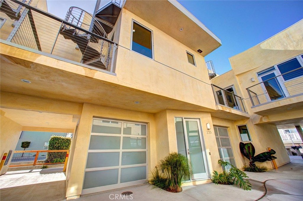 listing image 130720625055084229850