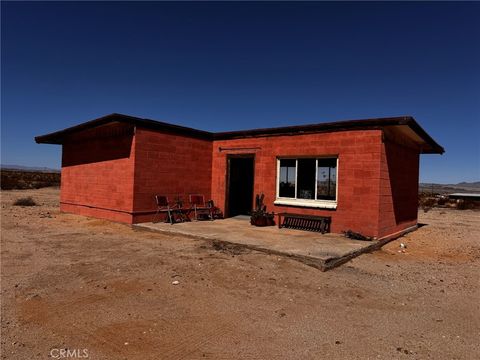 Photo of 6615 Thunder Road, 29 Palms, CA 92277 (MLS # JT25073857) Photo of 6615 Thunder Road, 29 Palms, CA 92277 (MLS # JT25073857)