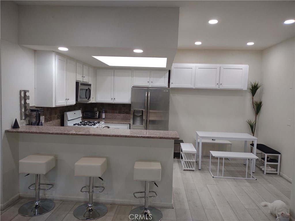 10943 Laurel Canyon Boulevard 35