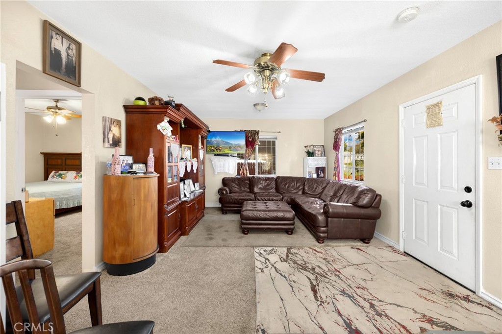 1135 W 16th Street