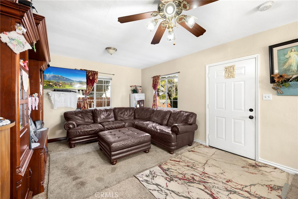1135 W 16th Street