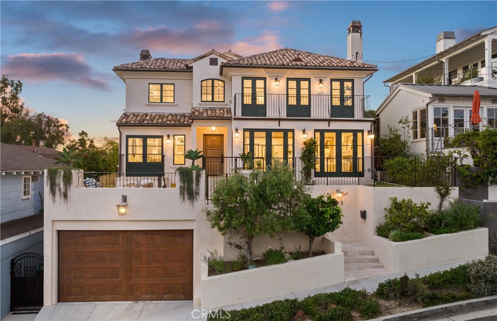 Corona del Mar North of PCH (CNHW) - Residential