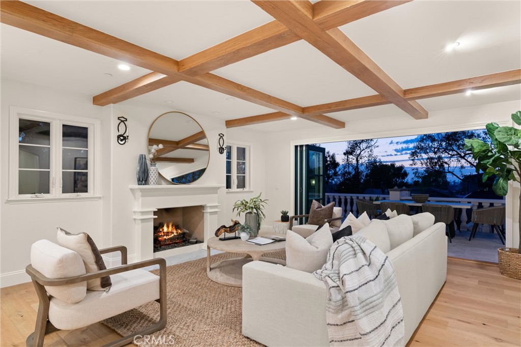 Corona del Mar North of PCH (CNHW) - Residential