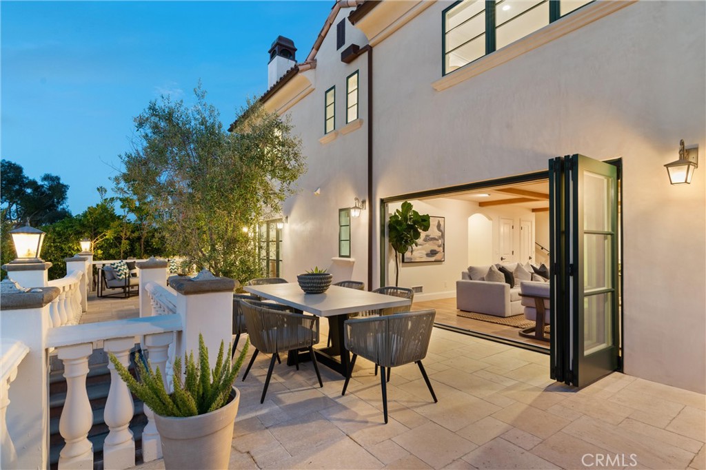 Corona del Mar North of PCH (CNHW) - Residential