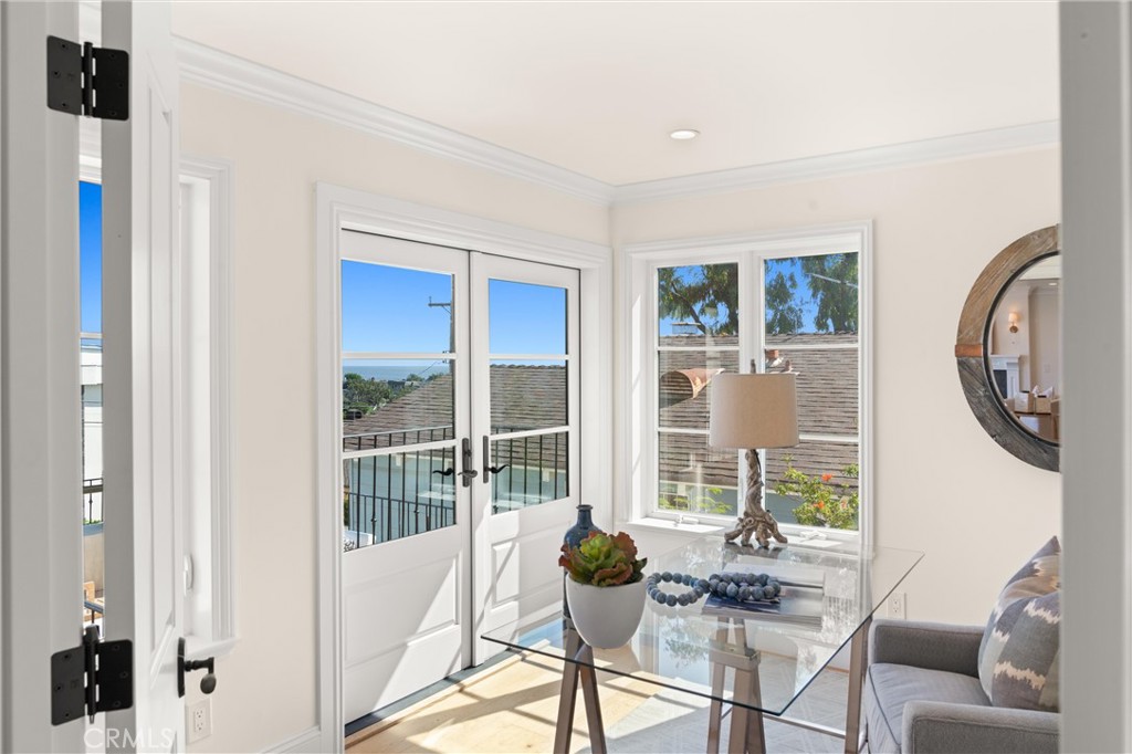 Corona del Mar North of PCH (CNHW) - Residential