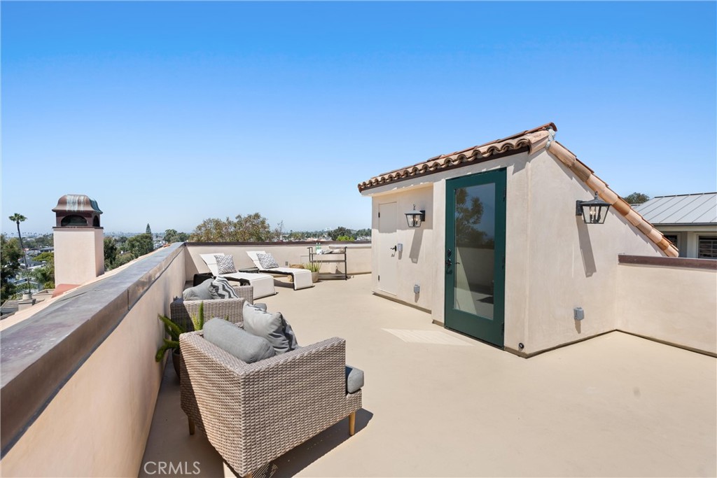 Corona del Mar North of PCH (CNHW) - Residential