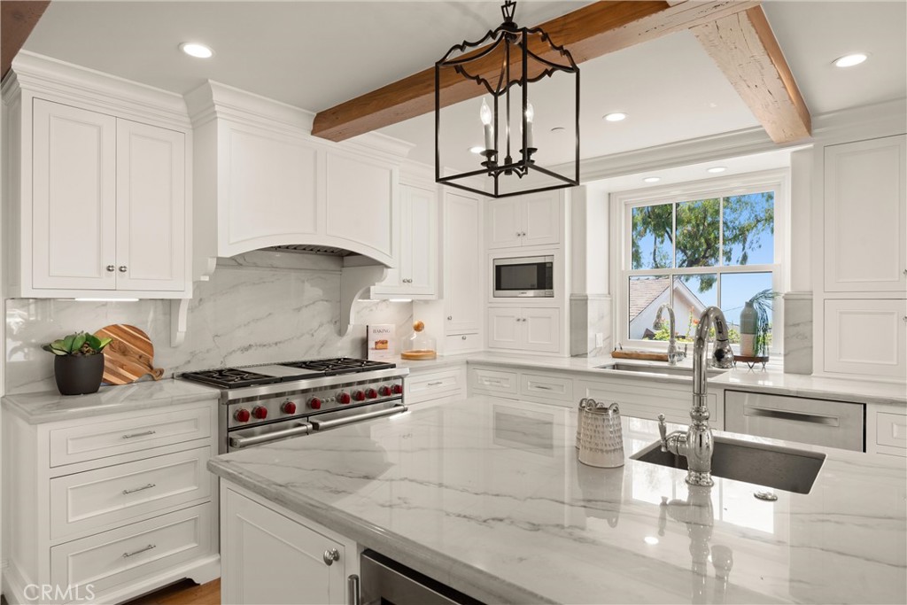 Corona del Mar North of PCH (CNHW) - Residential