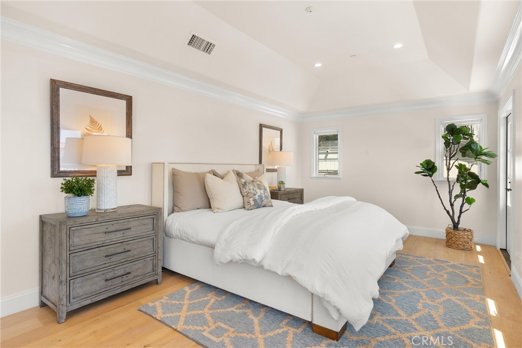 Corona del Mar North of PCH (CNHW) - Residential