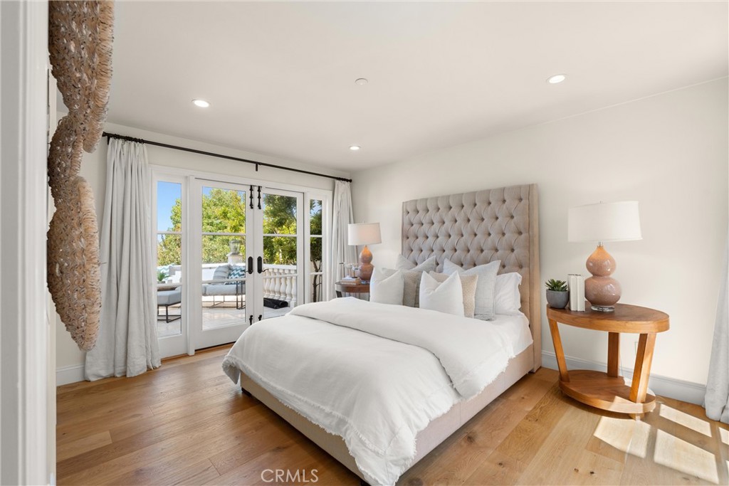 Corona del Mar North of PCH (CNHW) - Residential