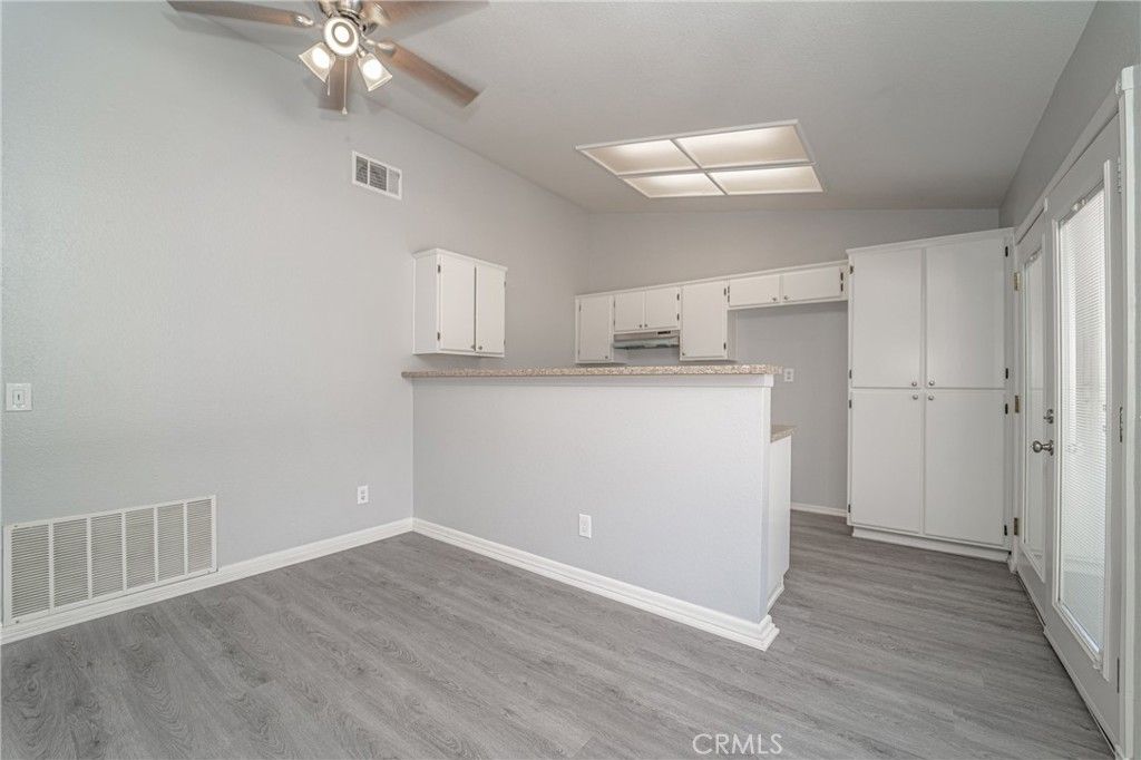 listing image 130729210956251187381