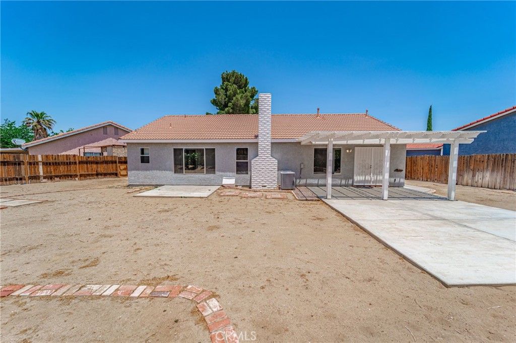 listing image 130720527353690381879