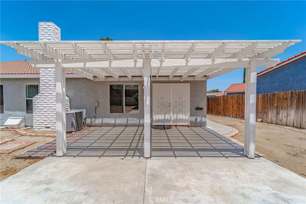 listing image 130728671696578982860