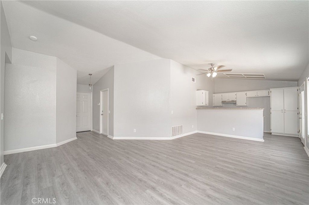 listing image 130724272475291496425