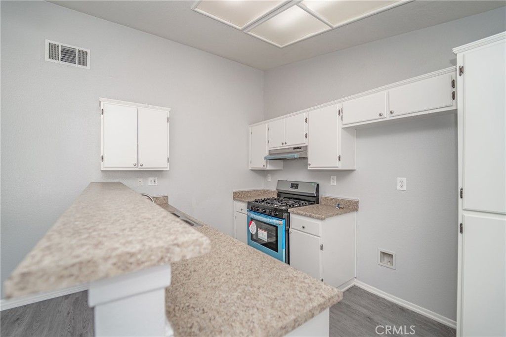 listing image 130723508969942864808
