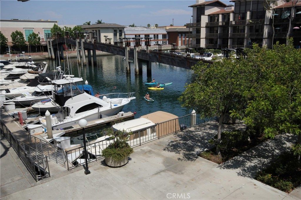 listing image 130722495703736441319