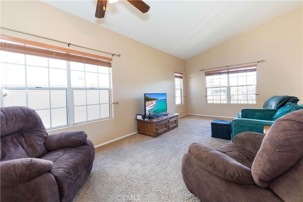 listing image 130727280503564672277