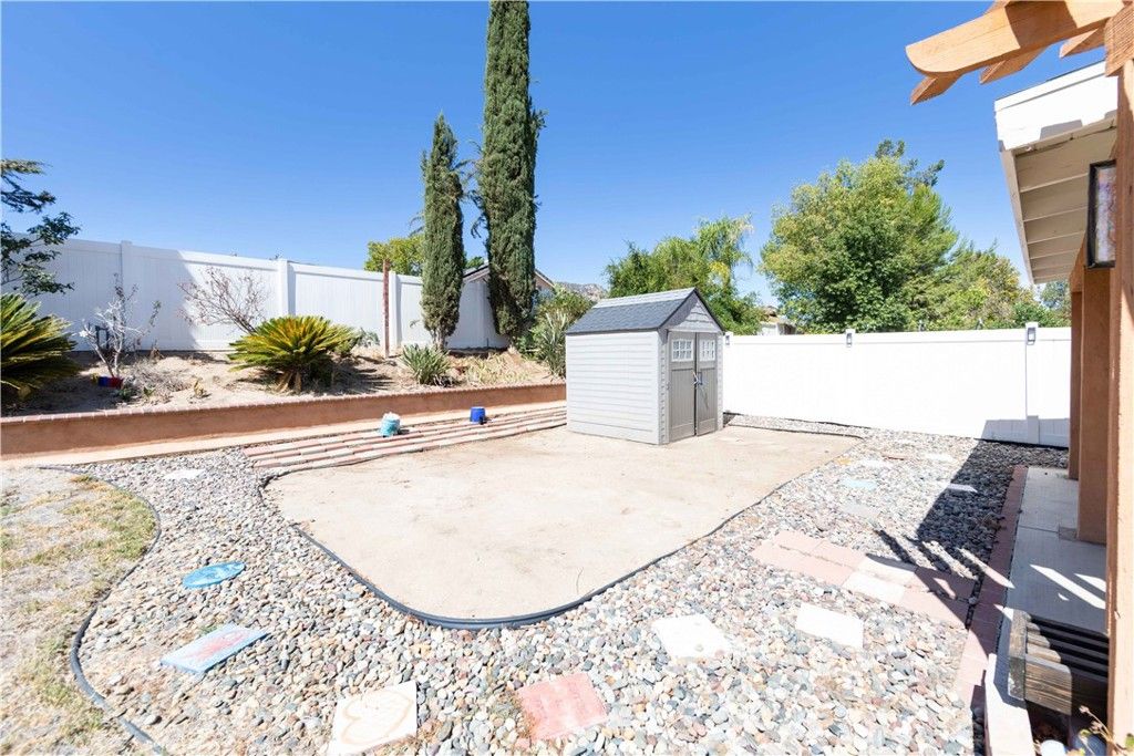 listing image 130727722828658837347