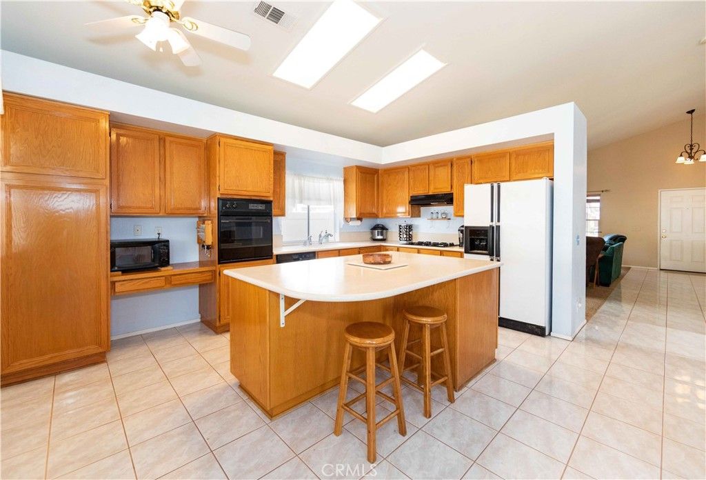 listing image 130722127093506170346
