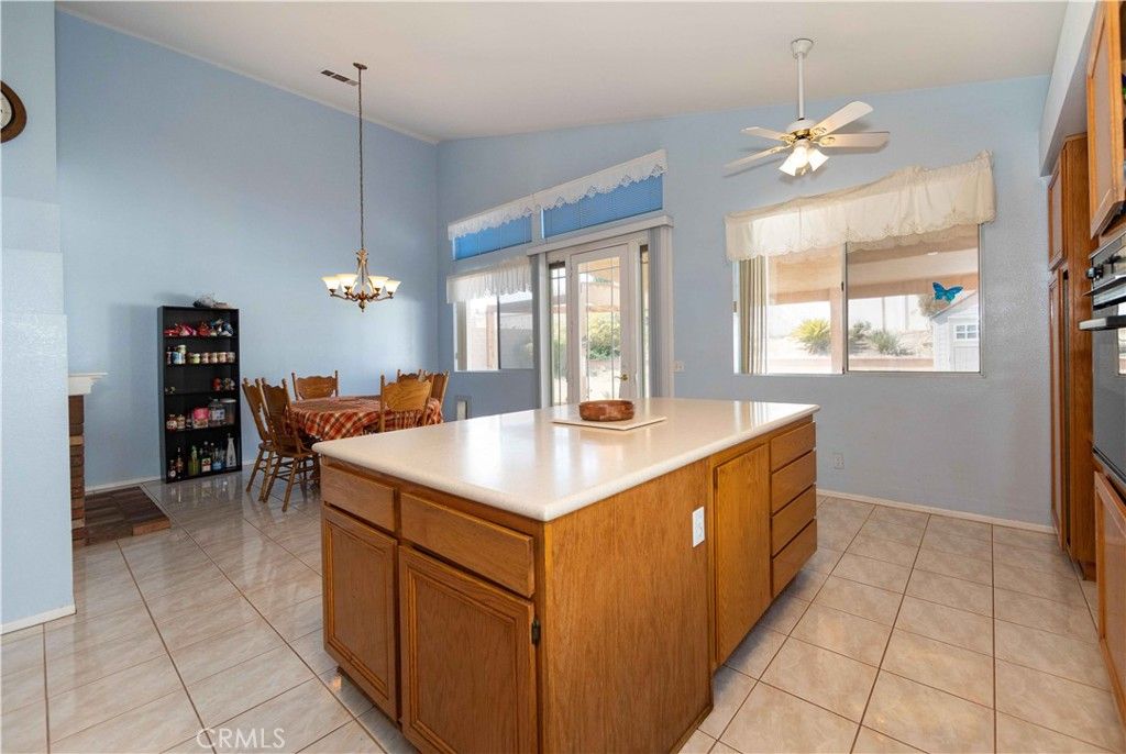 listing image 130728457946845673657