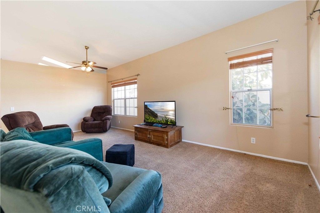 listing image 130728792737338588024