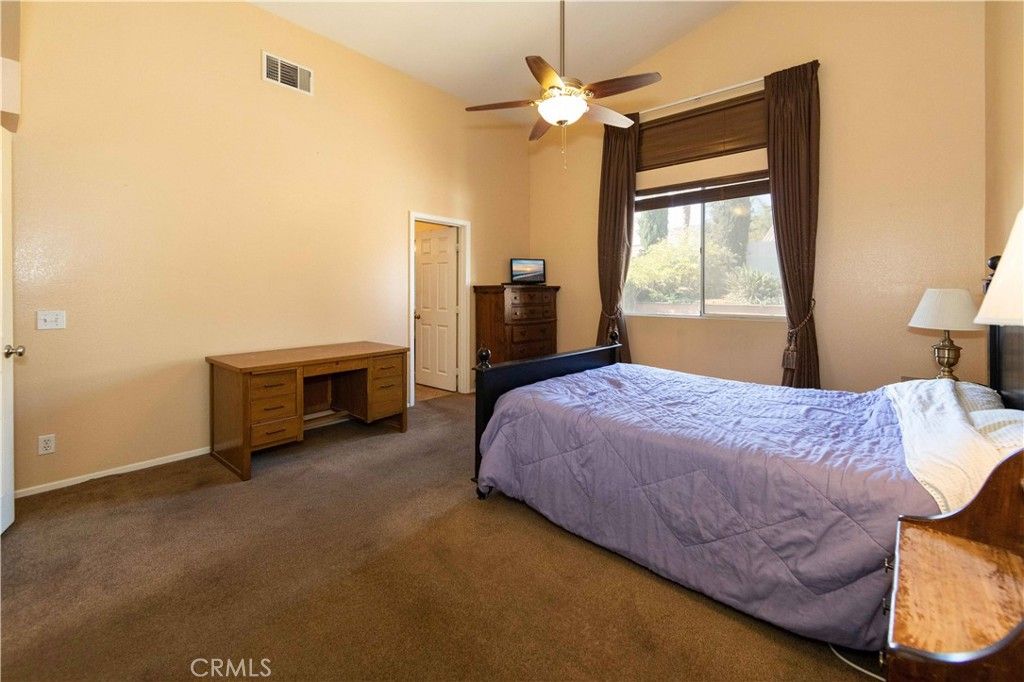 listing image 130725636341961611839