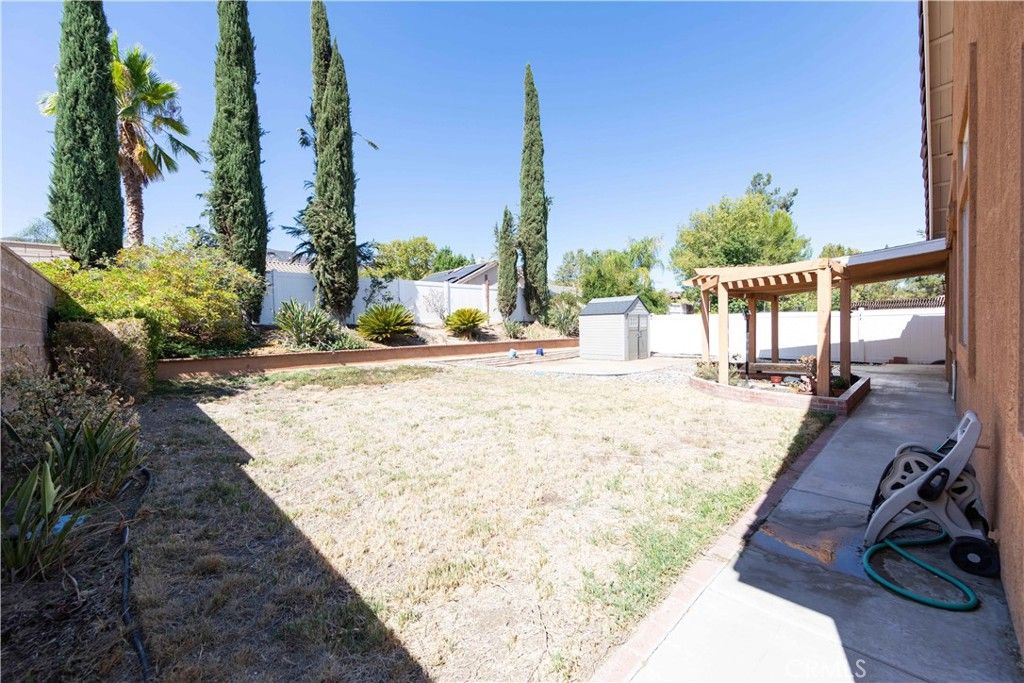 listing image 130720618664393772712