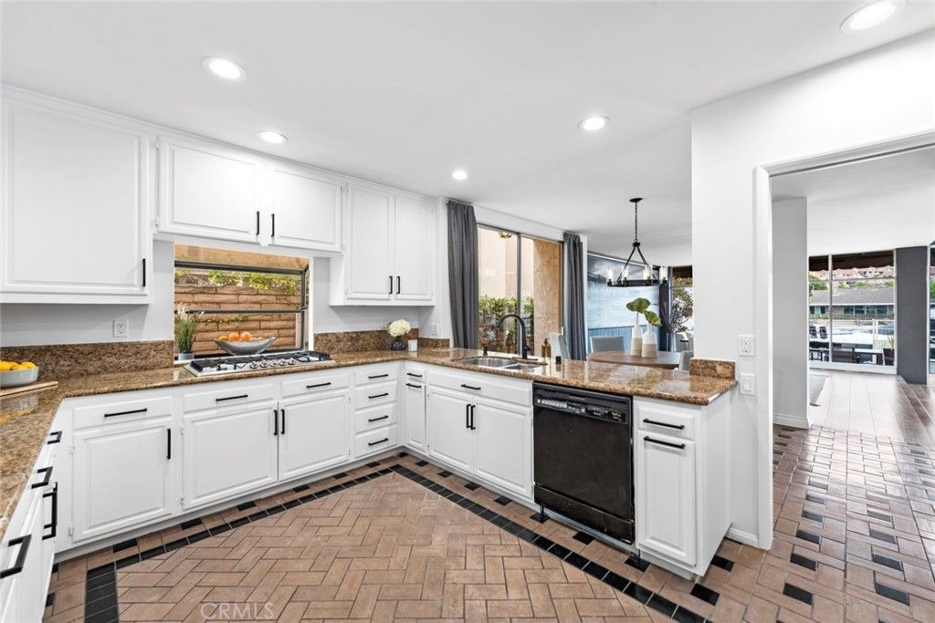 listing image 130725173054066256341