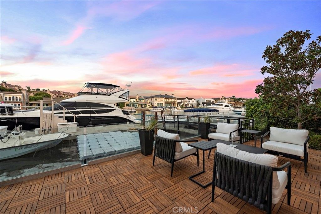 listing image 130726497187436179285
