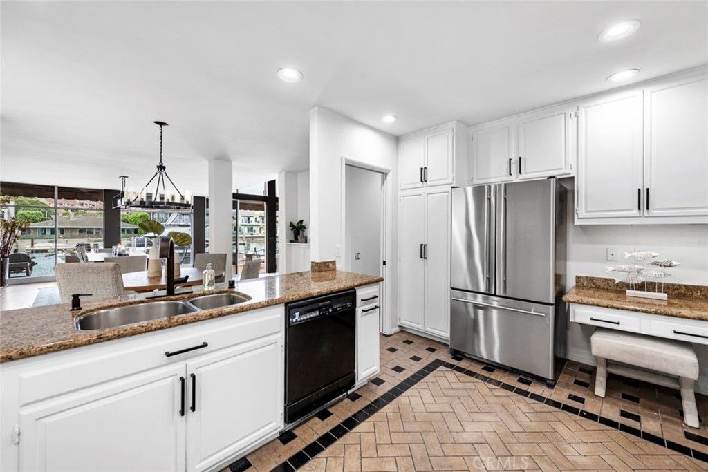 listing image 130723697881631199030